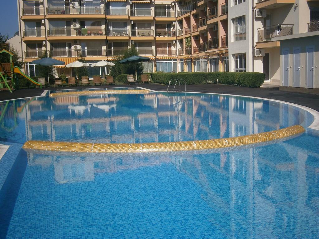 Anna Marina Apartments Sveti Vlas Esterno foto