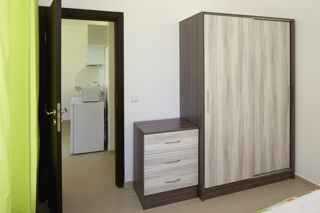 Anna Marina Apartments Sveti Vlas Esterno foto