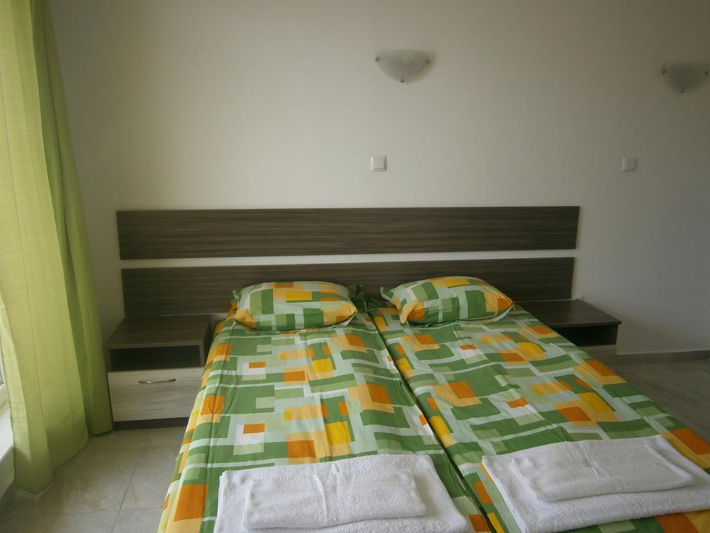 Anna Marina Apartments Sveti Vlas Esterno foto