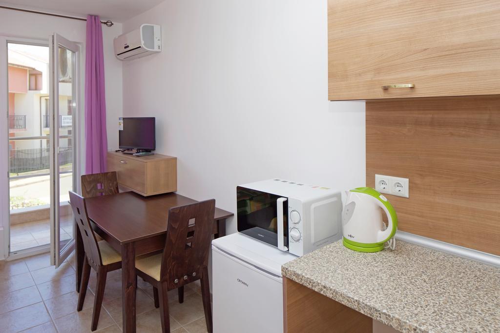 Anna Marina Apartments Sveti Vlas Esterno foto