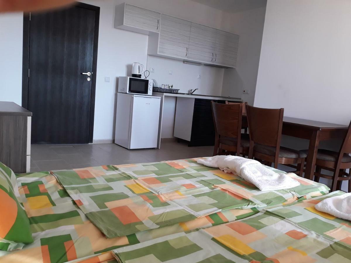 Anna Marina Apartments Sveti Vlas Esterno foto