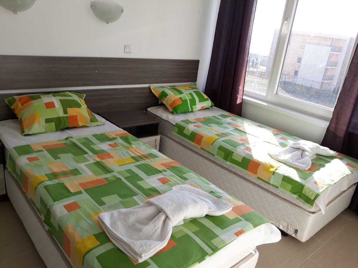 Anna Marina Apartments Sveti Vlas Esterno foto