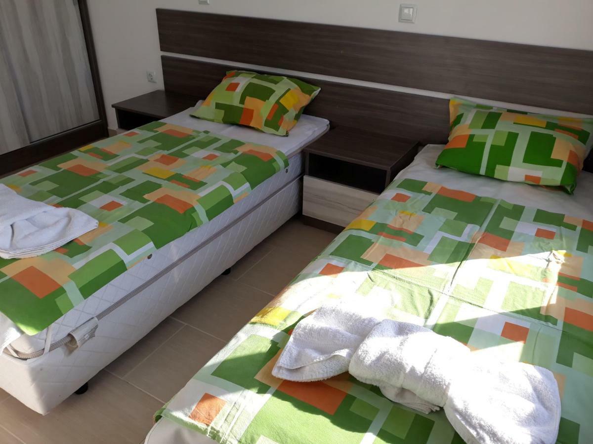 Anna Marina Apartments Sveti Vlas Esterno foto