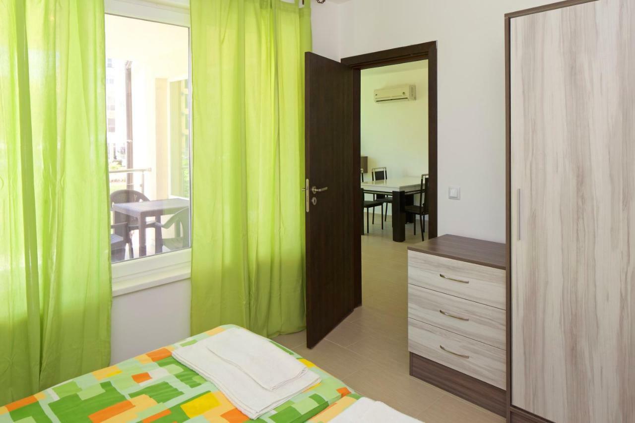 Anna Marina Apartments Sveti Vlas Esterno foto