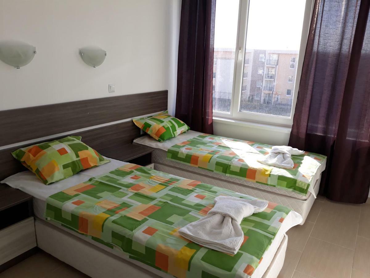 Anna Marina Apartments Sveti Vlas Esterno foto