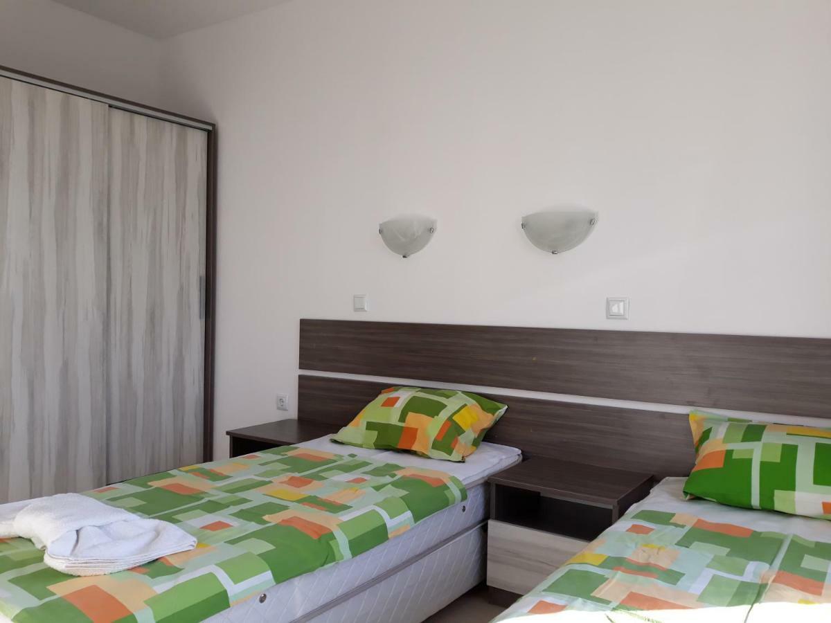 Anna Marina Apartments Sveti Vlas Esterno foto